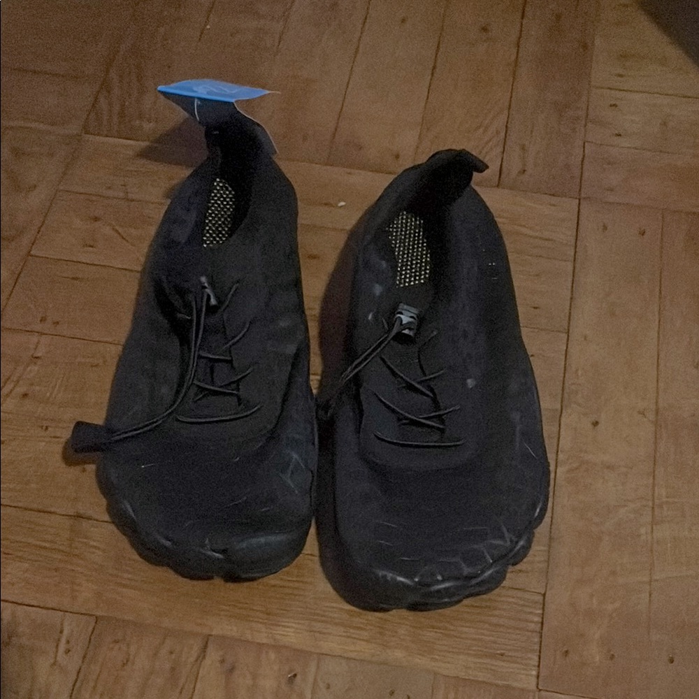 Women’sBlack Water Shoes